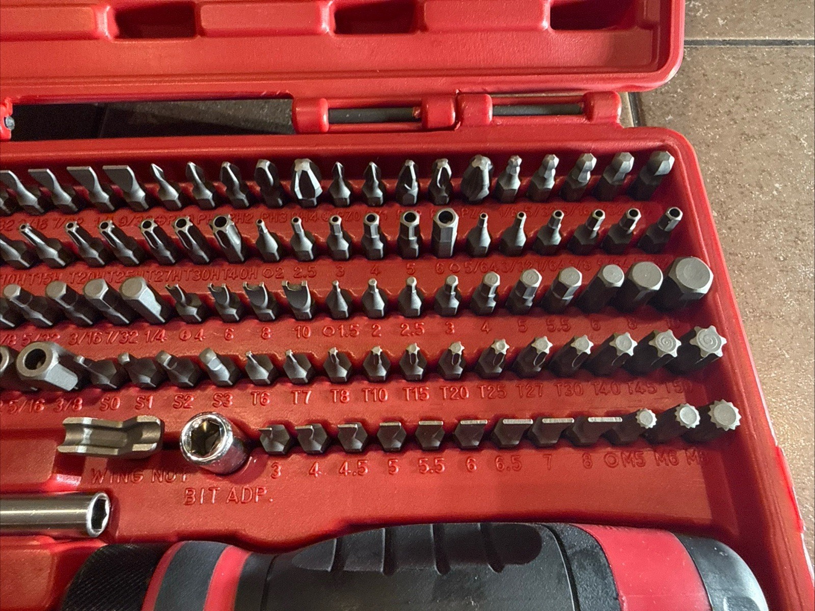 Mac Tools 123 Pc. 1/4” Mac Grip Ratcheting Hex Bit Screwdriver Set w/Case
