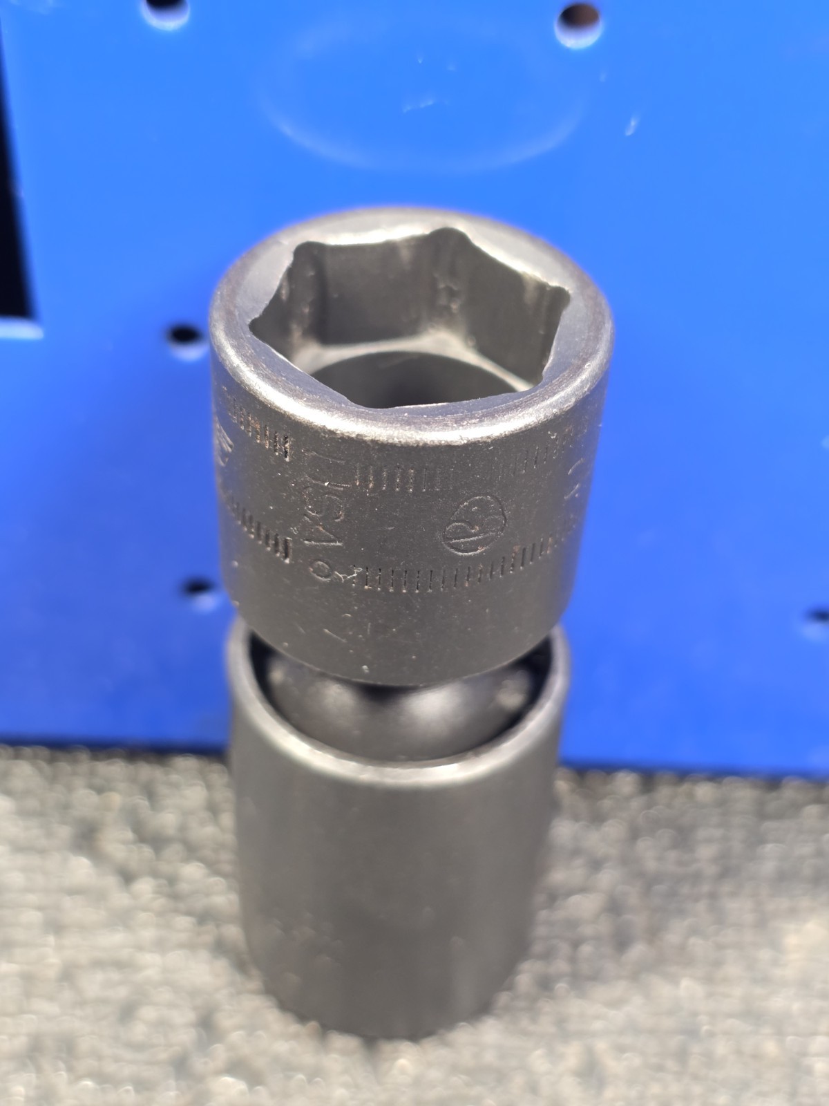 Snap-on Tools IPFM17C 17mm LIGHT USE 3/8″ Drive 6-Point Impact Swivel Socket