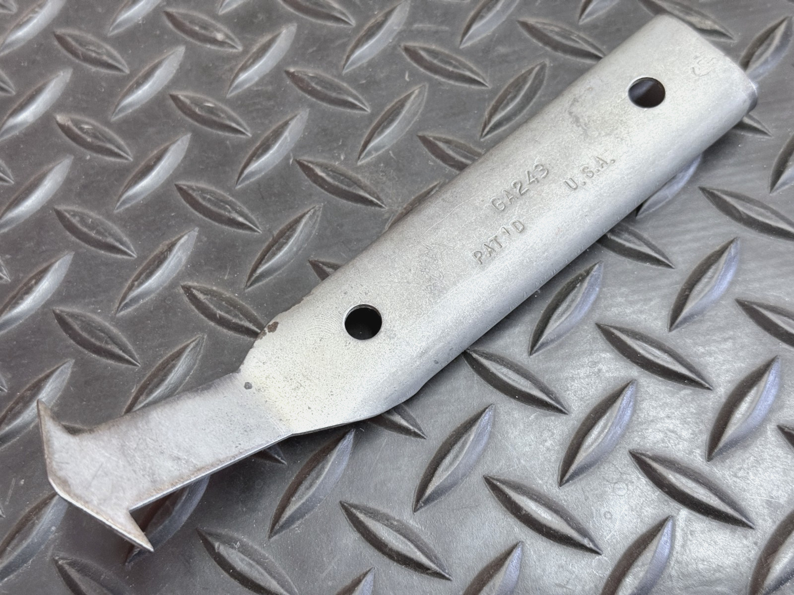 Blue Point GA243 Universal Windshield Molding Clip Release Tool Sold by Snap on