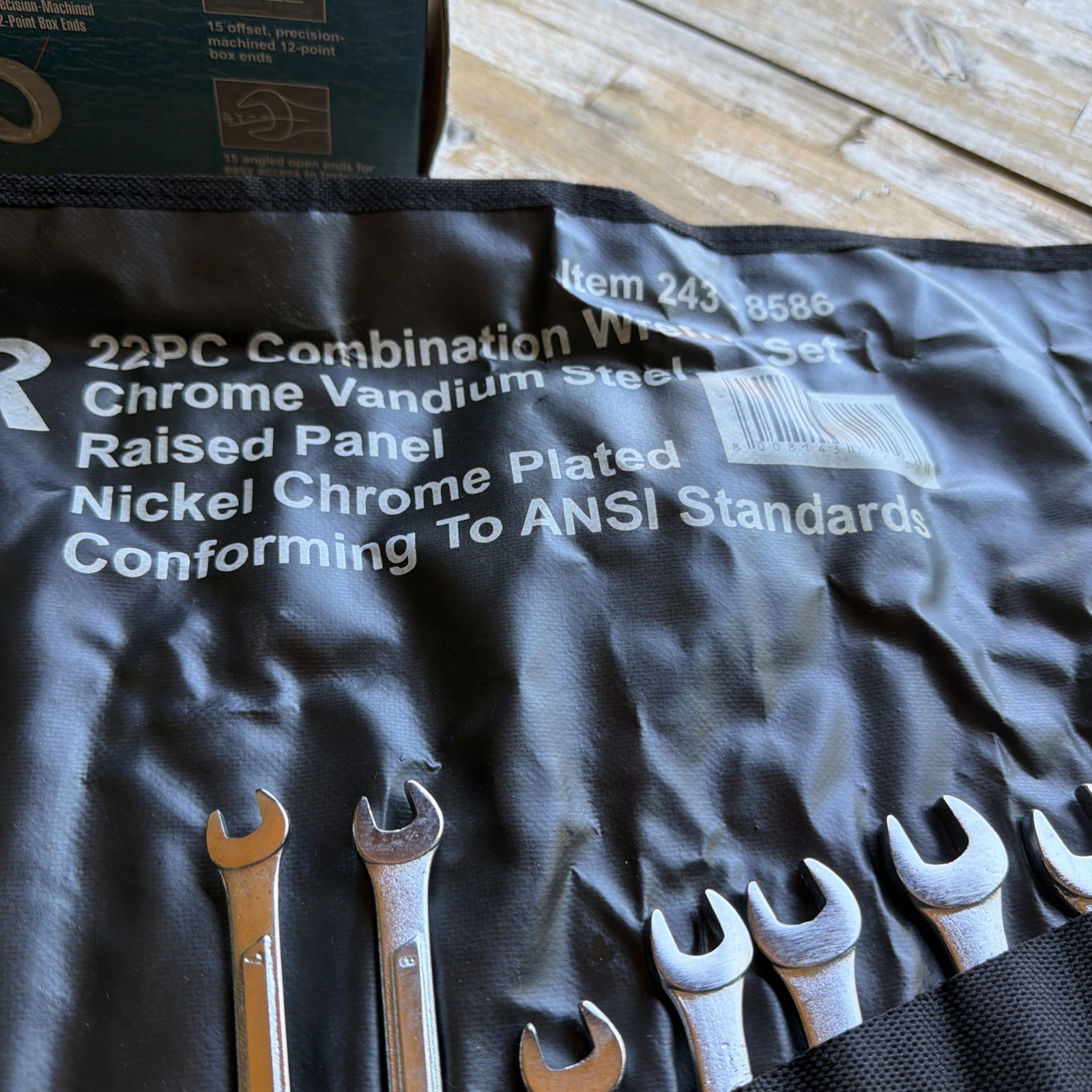 22-Piece Standard/Metric Combination Wrench Set. NOS