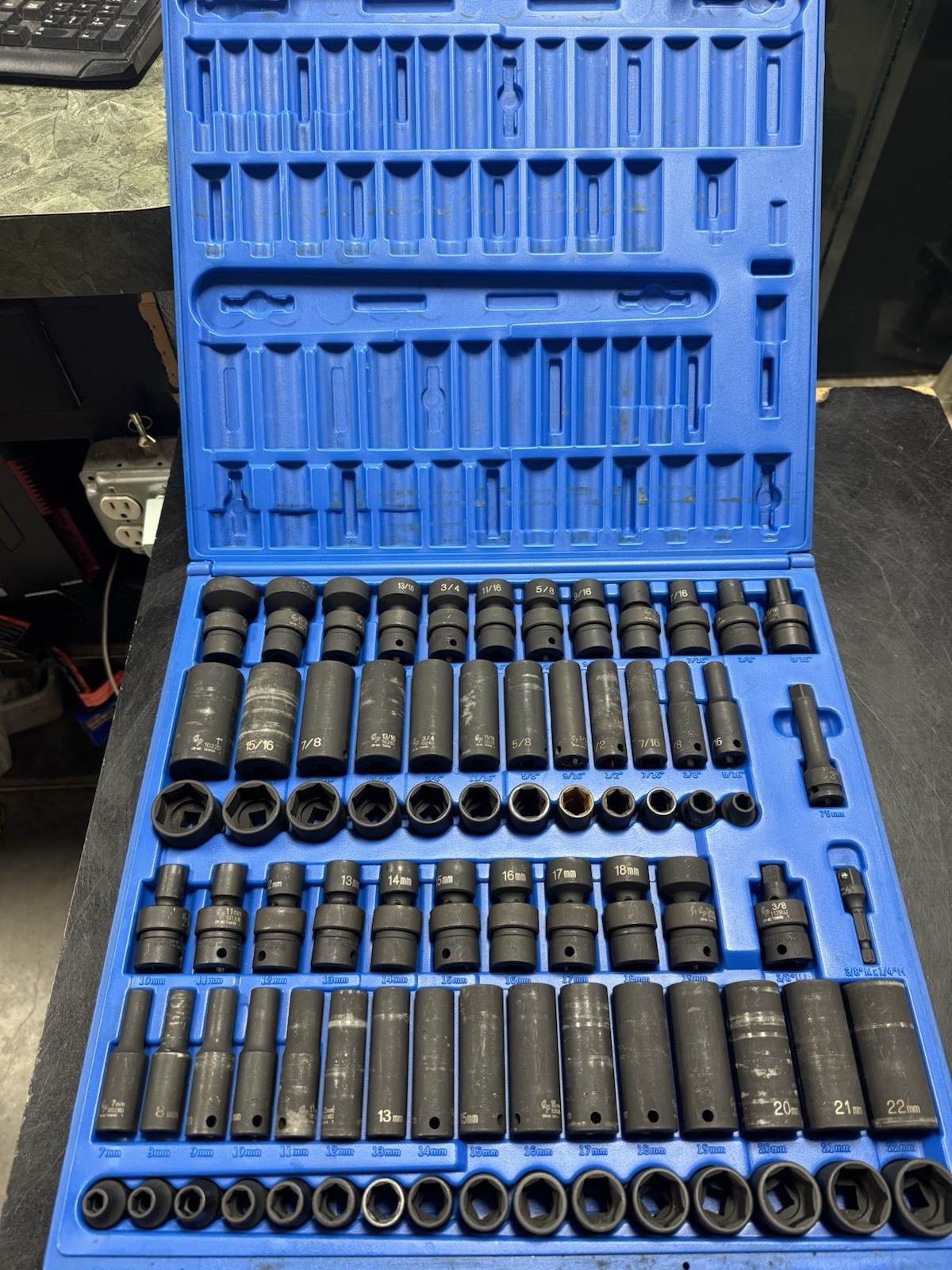 Grey Pneumatic 81pc Master 3/8″ drive Impact socket Set SAE & Metric #1281