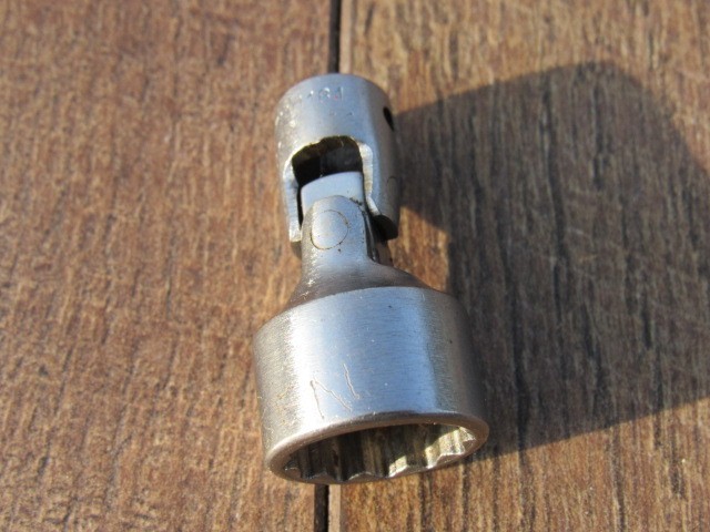 SNAP ON 9/16″ TMU181 1/4″ DRIVE 12 POINT SAE UNIVERSAL SWIVEL SOCKET UNDERLINE