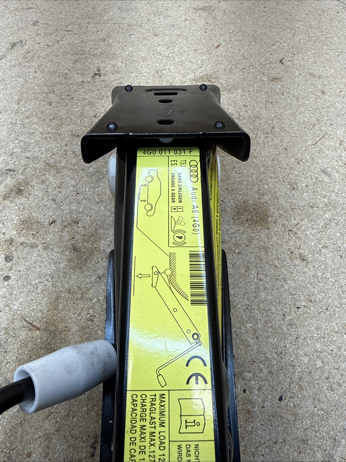 2012-2018 AUDI A6 A7 S6 S7 C7 EMERGENCY SPARE TIRE JACK 4G0011031 F OEM