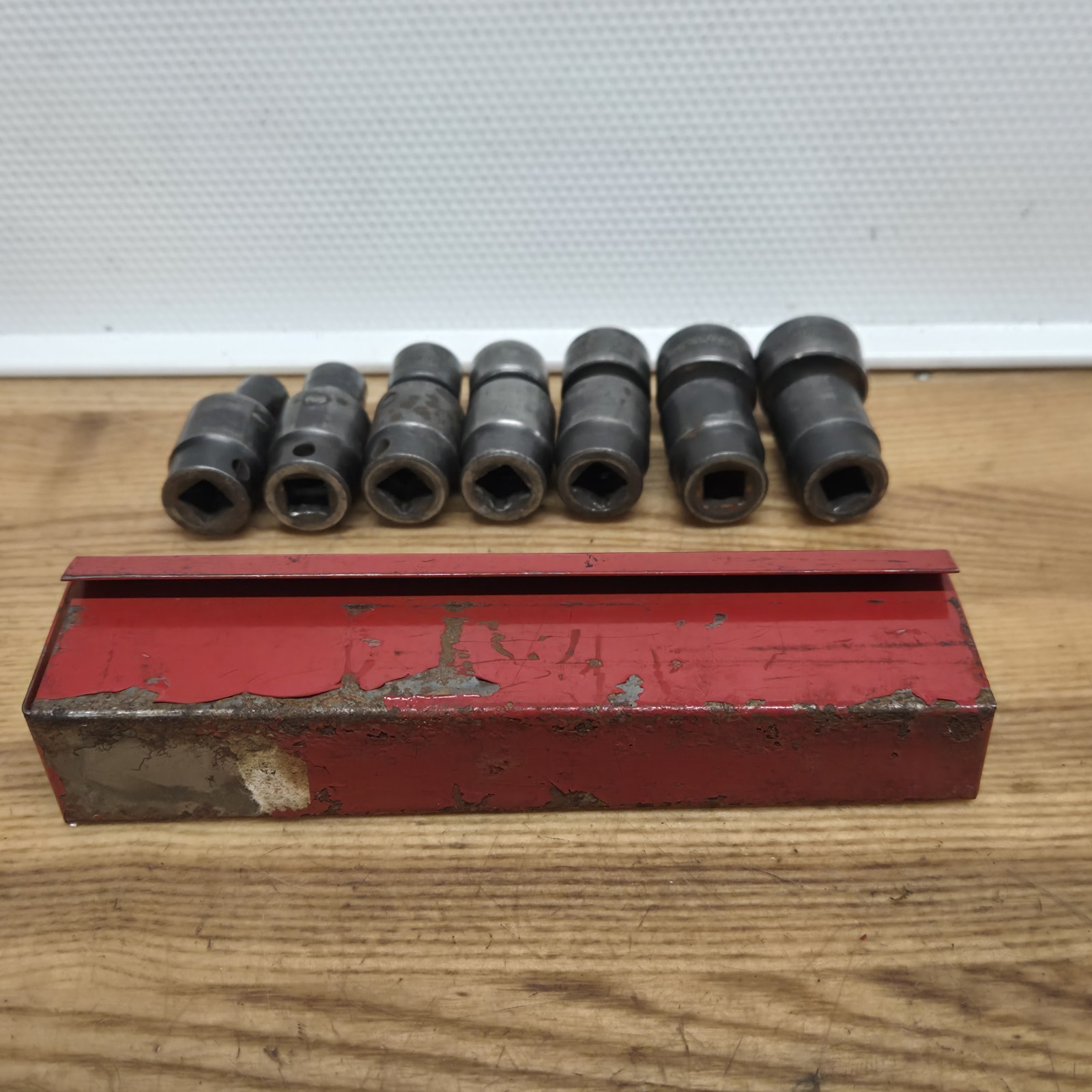 MATCO 3/8″ Drive 7pc 3/8″-3/4″ Impact Swivel Universal Socket Set w/Metal Tray
