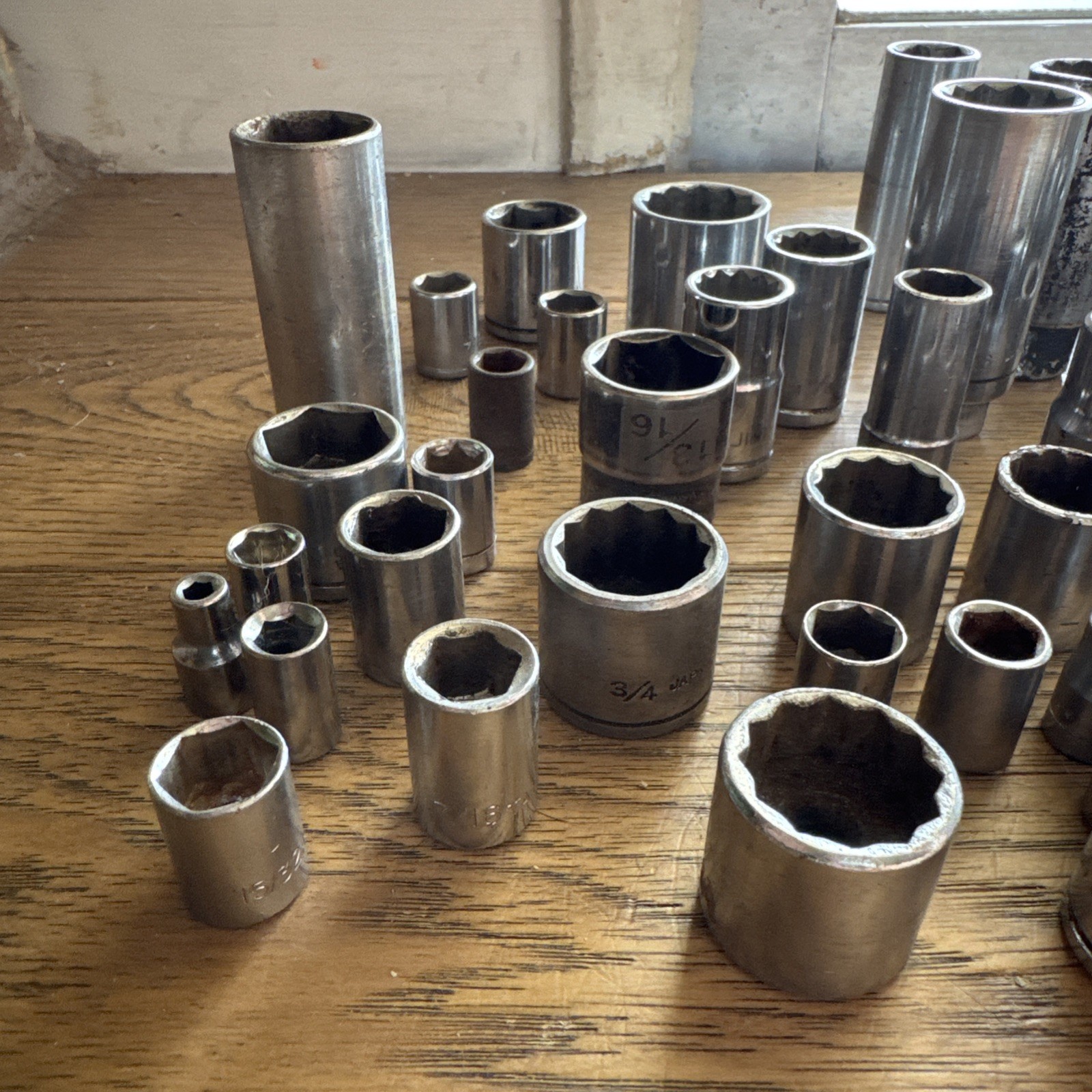 Sockets Standard SAE Assorted 83 Pieces