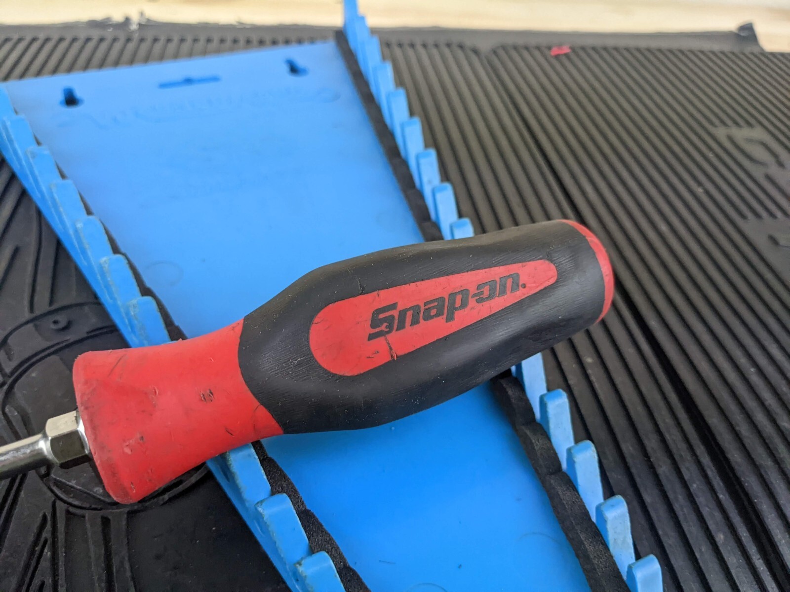 #ap347 Snap-on Tools USA RED Soft Grip #2 Phillips Screwdriver SGDP42IRB