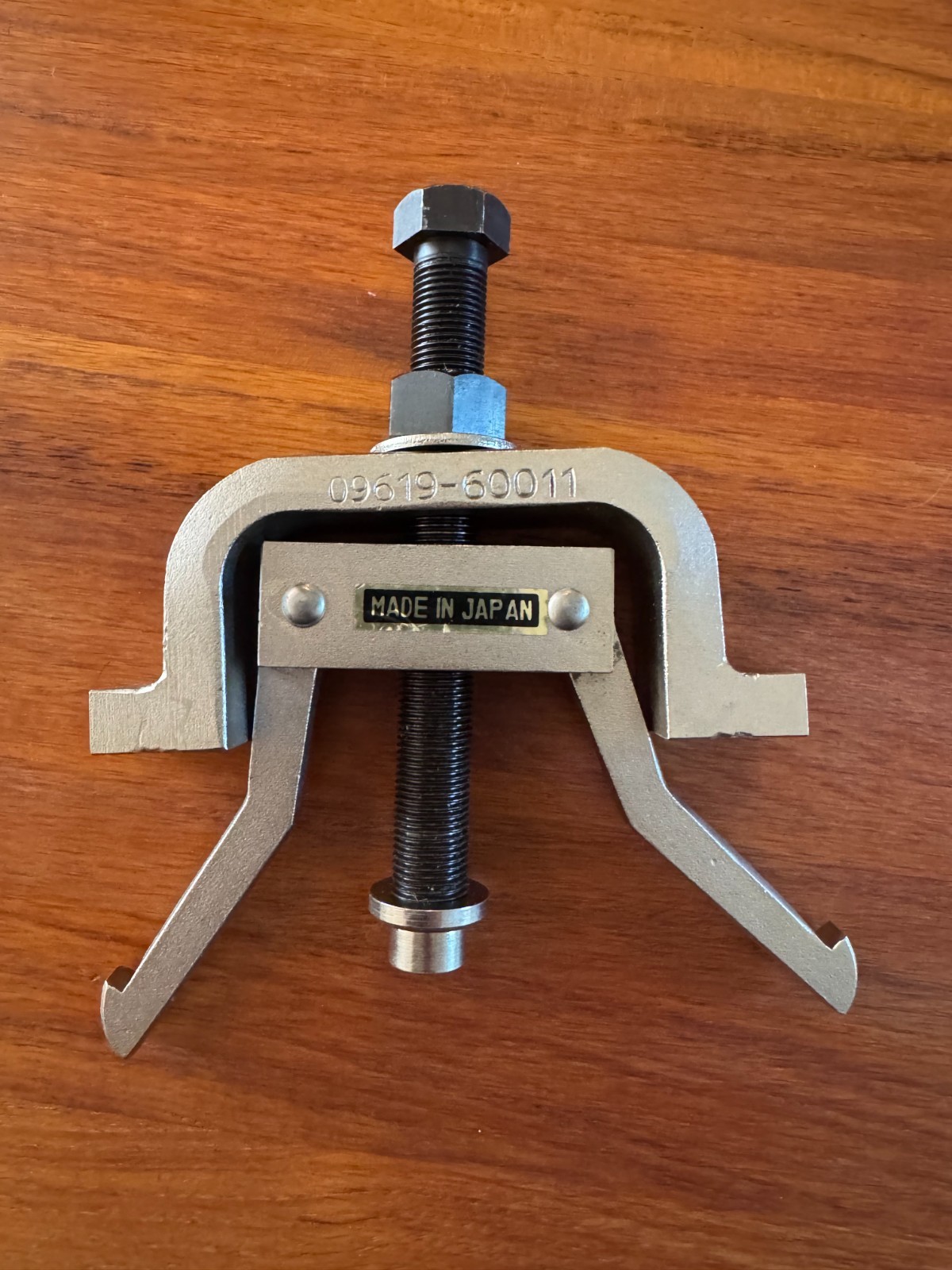 Toyota SST puller set for steering/worm bearing service — original Toyota case
