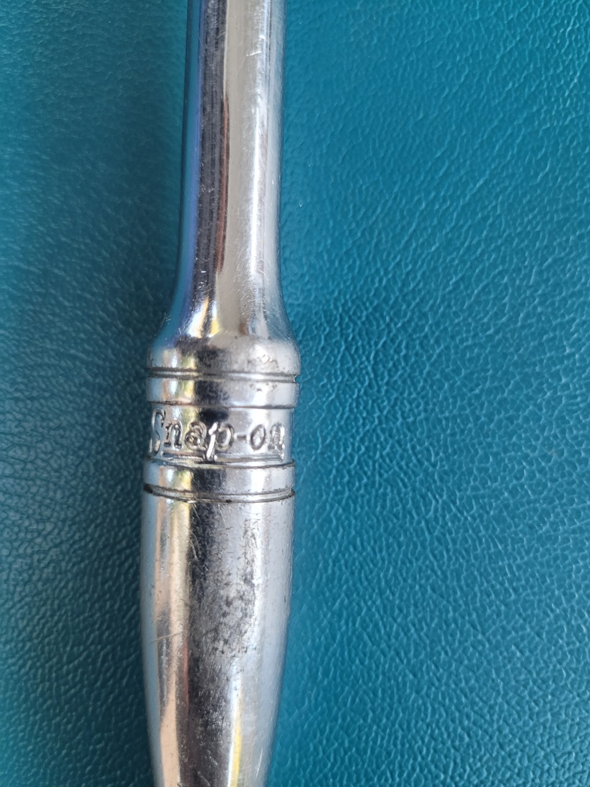 Snap-On Ratchet 3/8″ Drive 11″ Standard Grip Flex Head. F711A