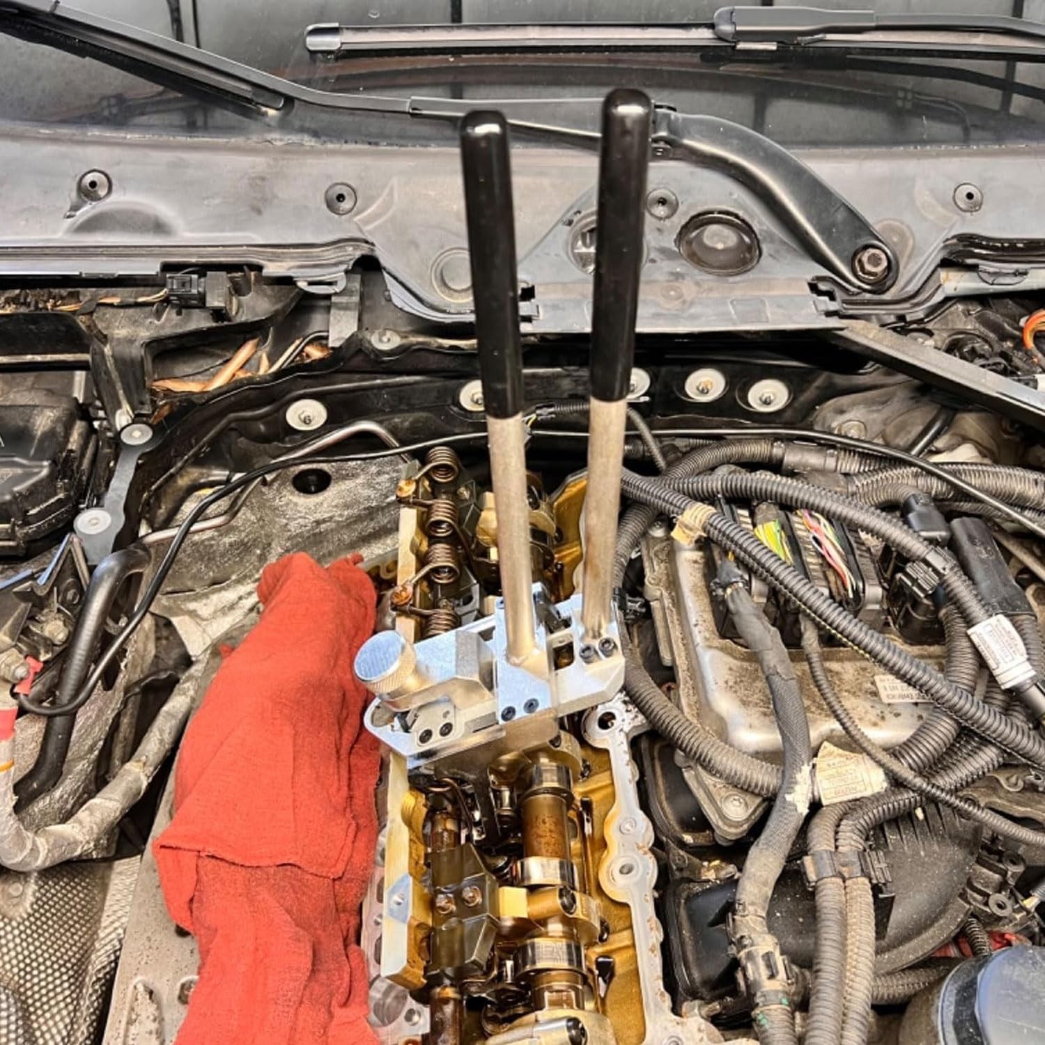 Premium Valvetronic Spring Tool for BMW Engines – Safe Installation and Removal