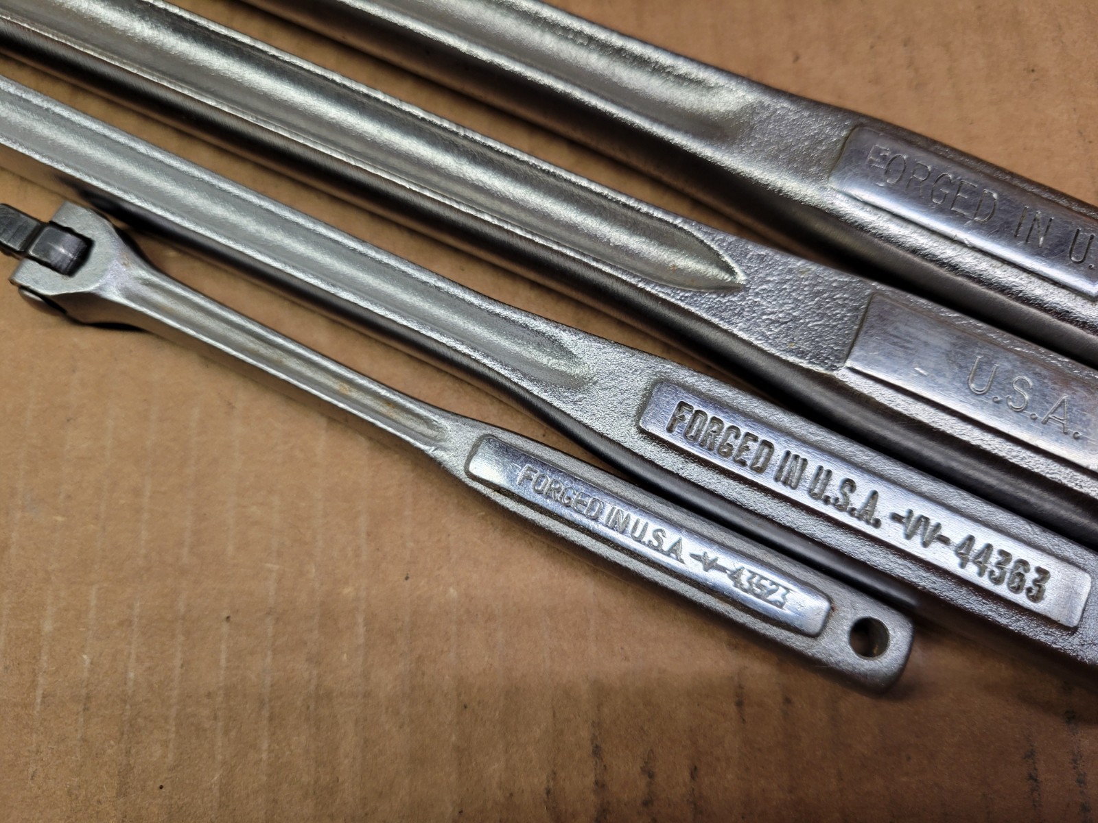 Craftsman USA 4-Piece Breaker Bar Set 1/4 + 3/8 + 1/2″ + 1/2″ long