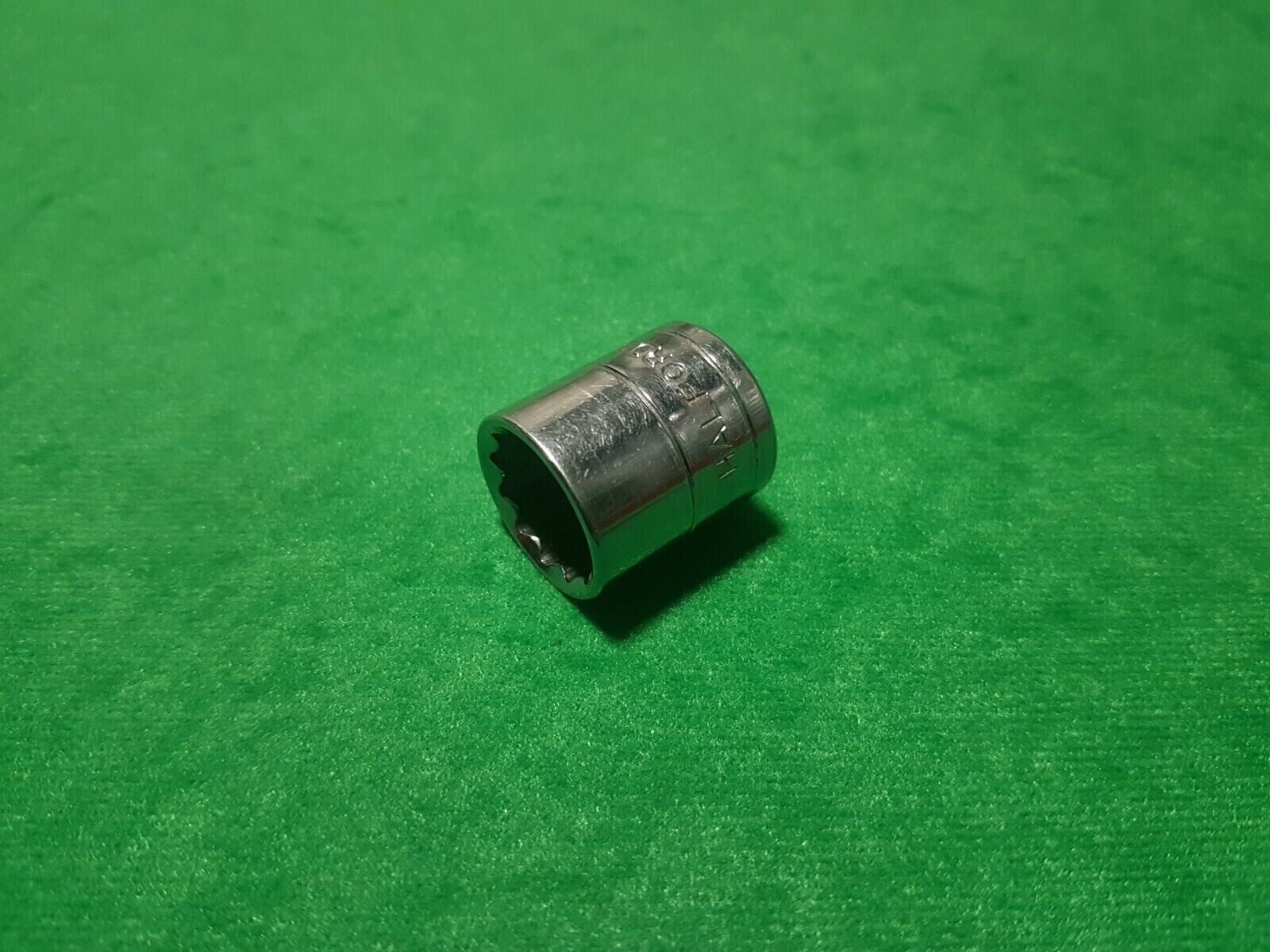 Halfords 5/8. 3/8″ drive 12 point shallow CV socket **FAST FREE POST**