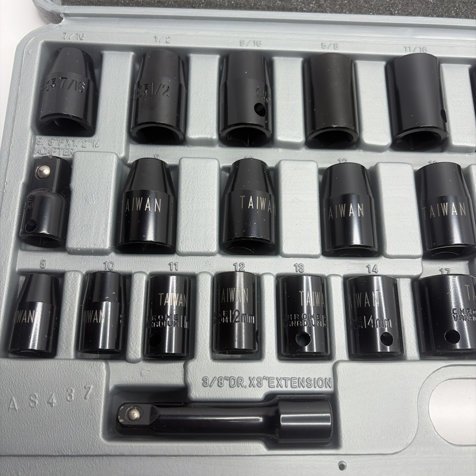 Pittsburgh Combination 38 Piece impact socket Set (SAE-METRIC) 3/8”&1/2”. New