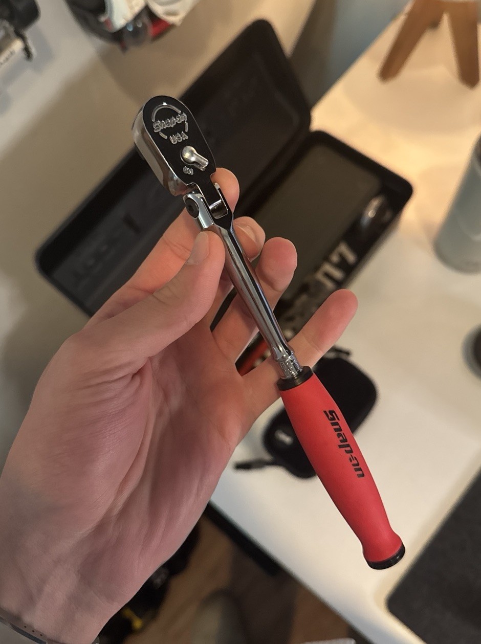 Snap-On 3/8″ Drive Soft Grip Long Handle Compact Flex-Head Ratchet FHCLF72RR