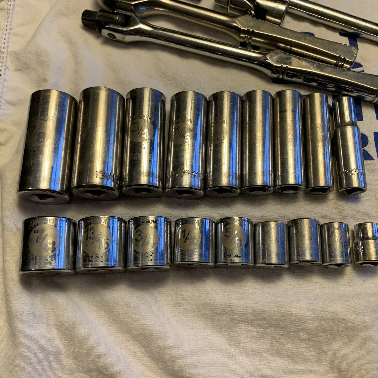 Armstrong 3/8″ Drive 25pc 12pt SAE Shallow & Deep Socket Set w/ Ratchet & more