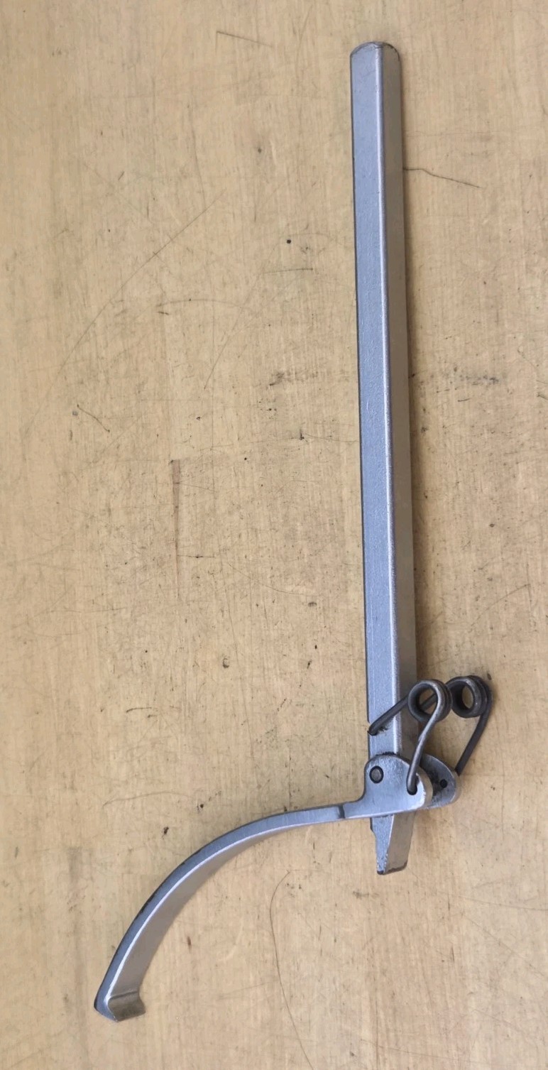 Snap On A144 – 11-3/4″ Long Flywheel Turning Tool