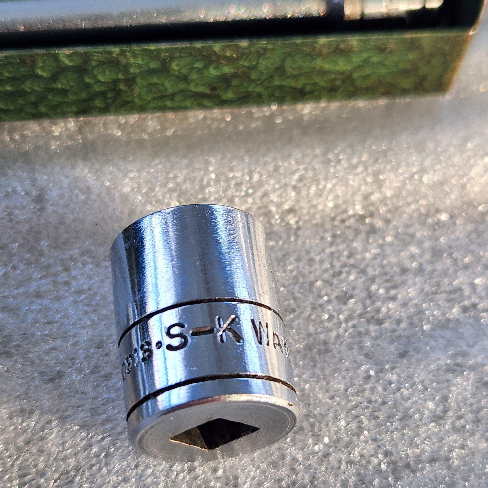 S.K. & S.K. Wayne 1/4″ & Case. 7 6 Pt Deep Sockets, 7 – 6 Pt Reg, 2 Ext. 6″ & 2″