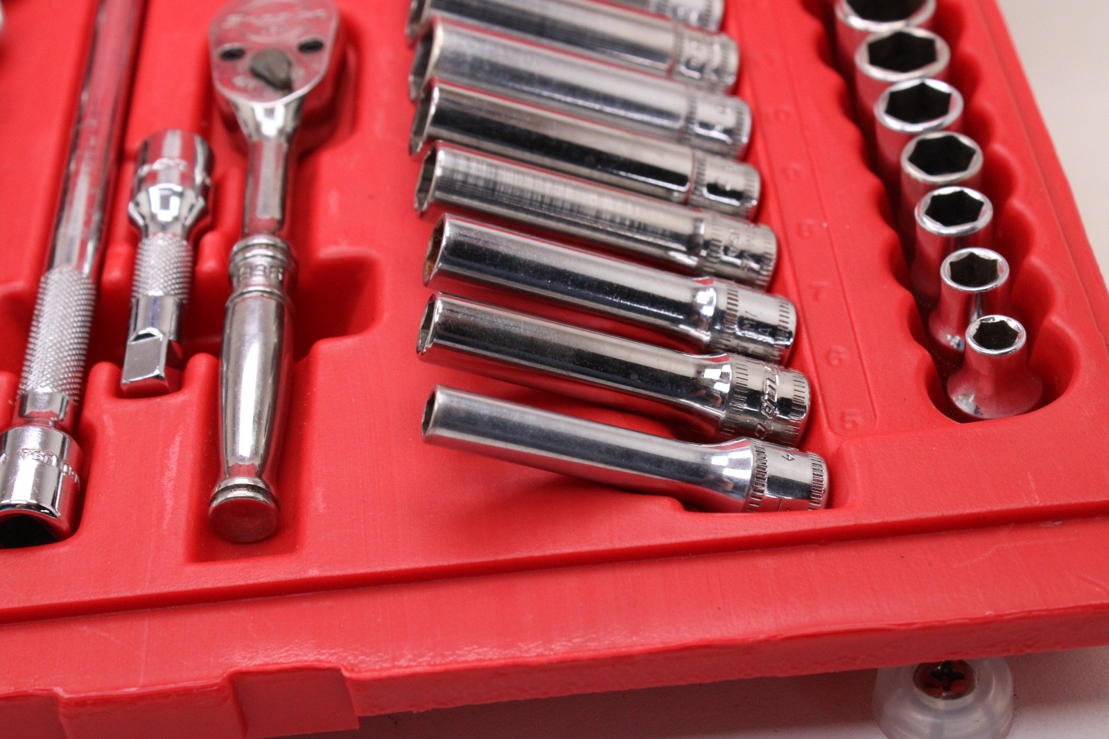 Snap-on 144TMPB 44 Piece 1/4″ Drive 6-Point Metric/ SAE General Service Set USA