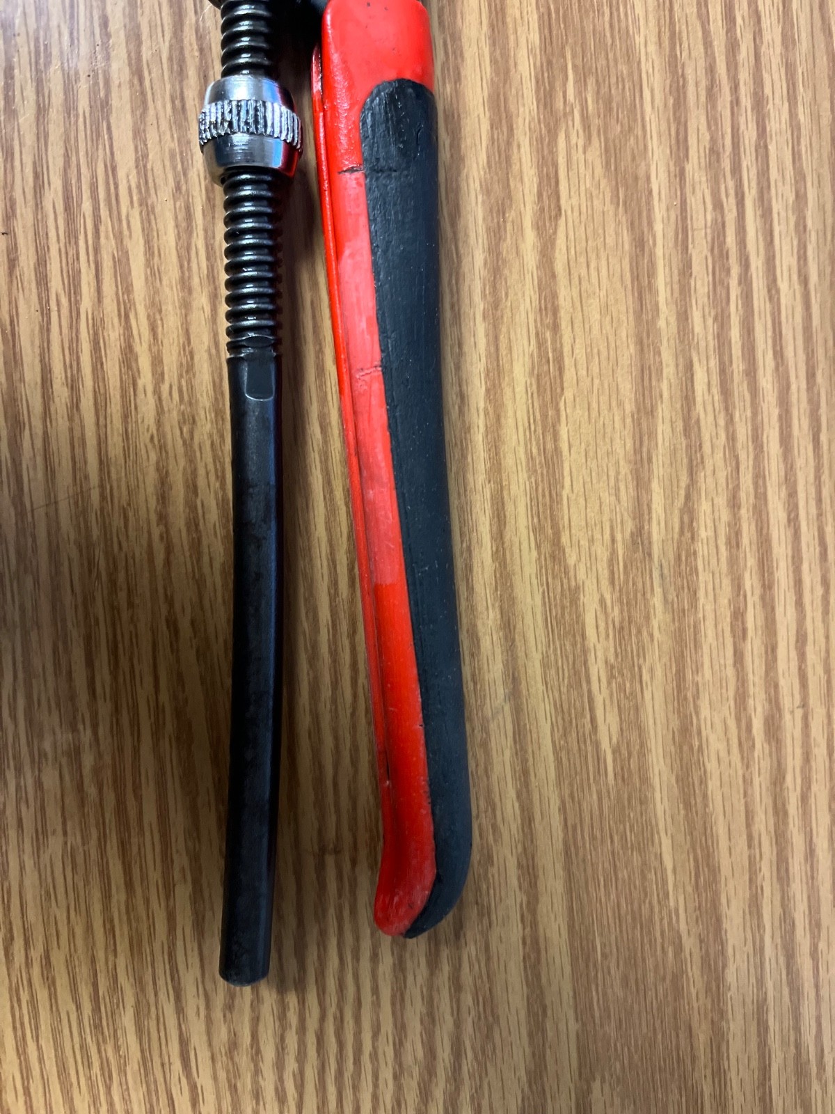 SNAP ON PWZ – 12.5″ LONG WITH RED AND BLACK HANDLE ADJUSTABLE PLIERS -LOC#185