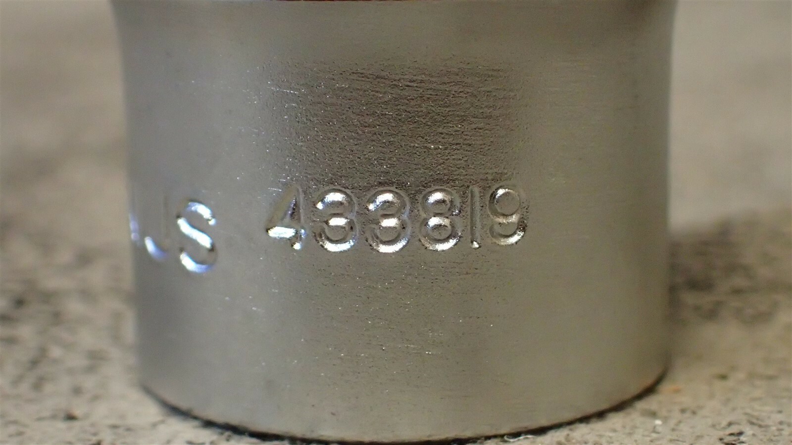 433819 GENIUS 1/2″ Drive, 19mm Standard Hand Socket, 12 pt, 1-1/2″ OAL BN100