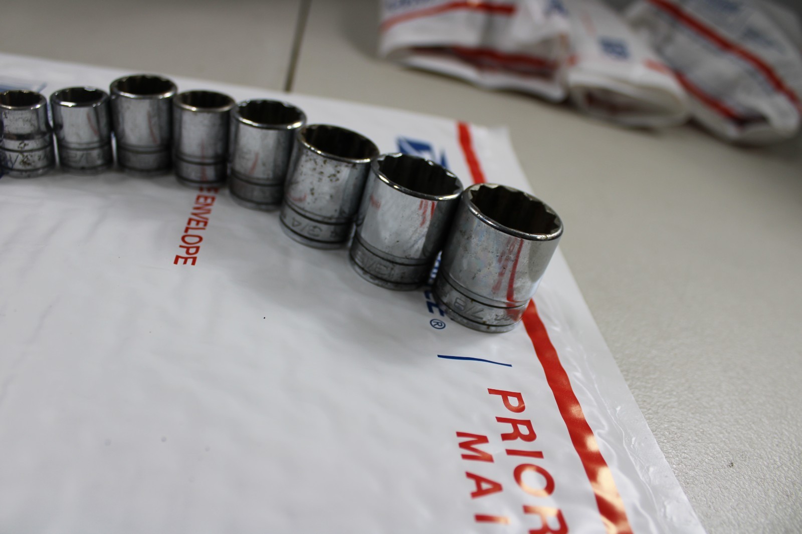 Snap on 12 PC 3/8″ Drive 12 PT Shallow Socket Set 1/4- 7/8 Chrome Finish