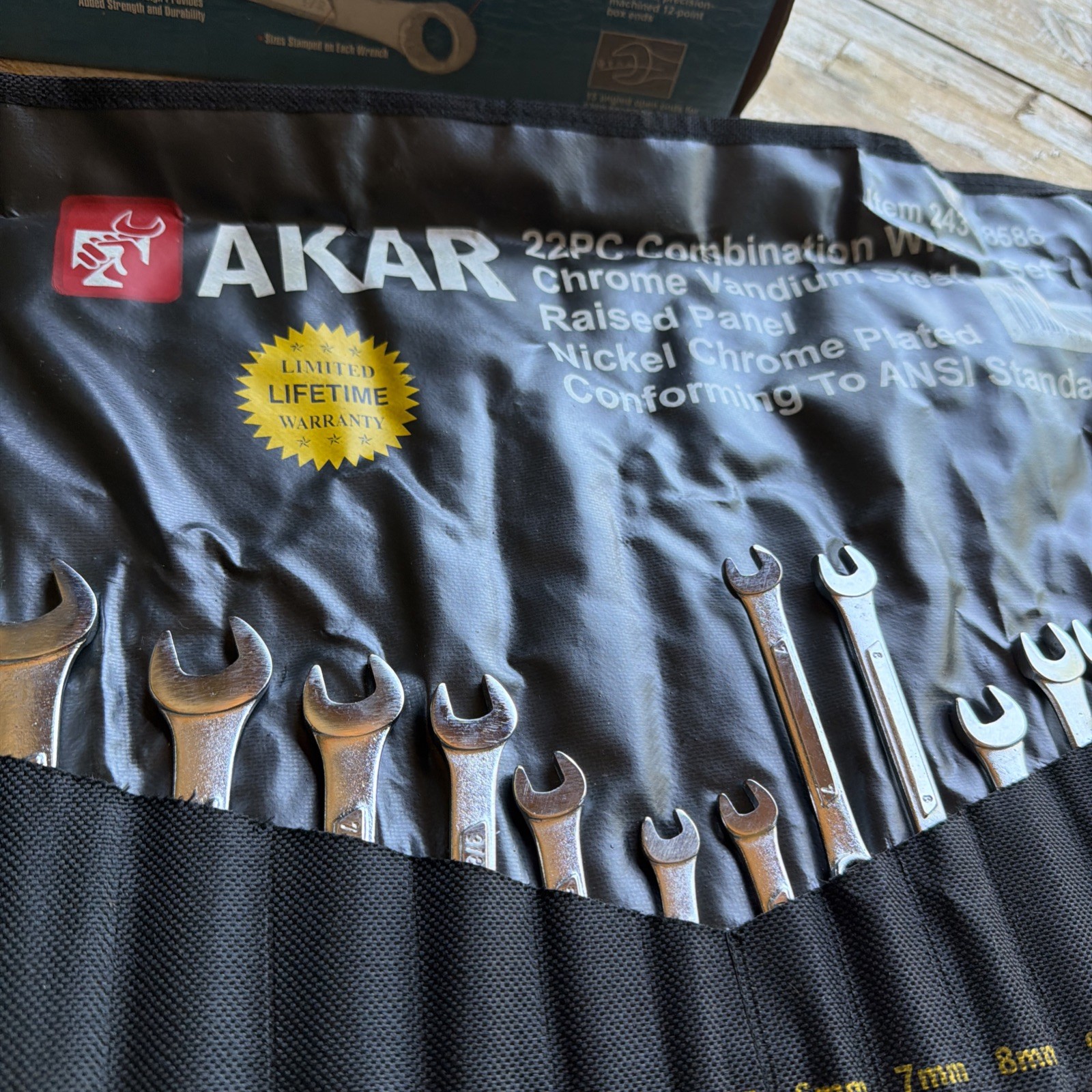 22-Piece Standard/Metric Combination Wrench Set. NOS