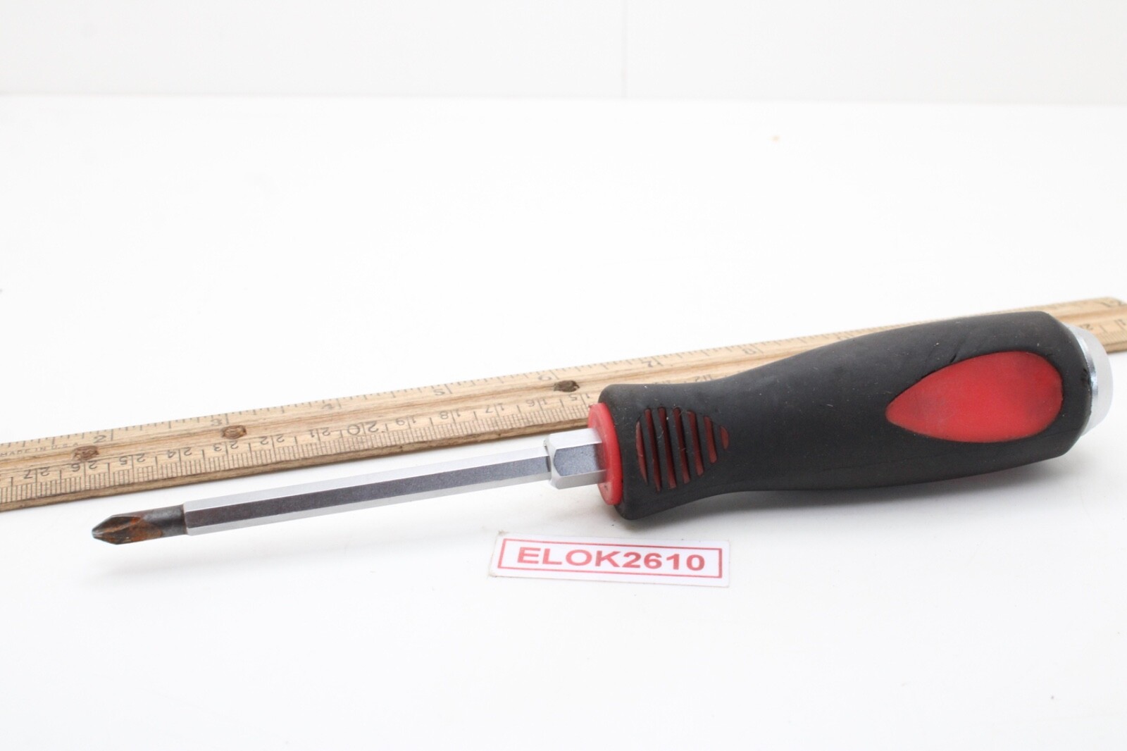 Unbranded #2 Phillips 4″ Shaft Red/Black Soft Grip Screwdriver