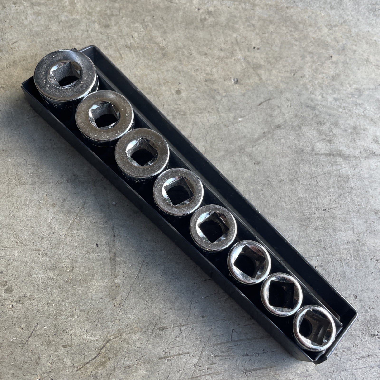 Craftman -V- -G- Series 8PC SAE 3/8″ Dr. 12 Pt Socket Set – 3/8-13/16 VGC