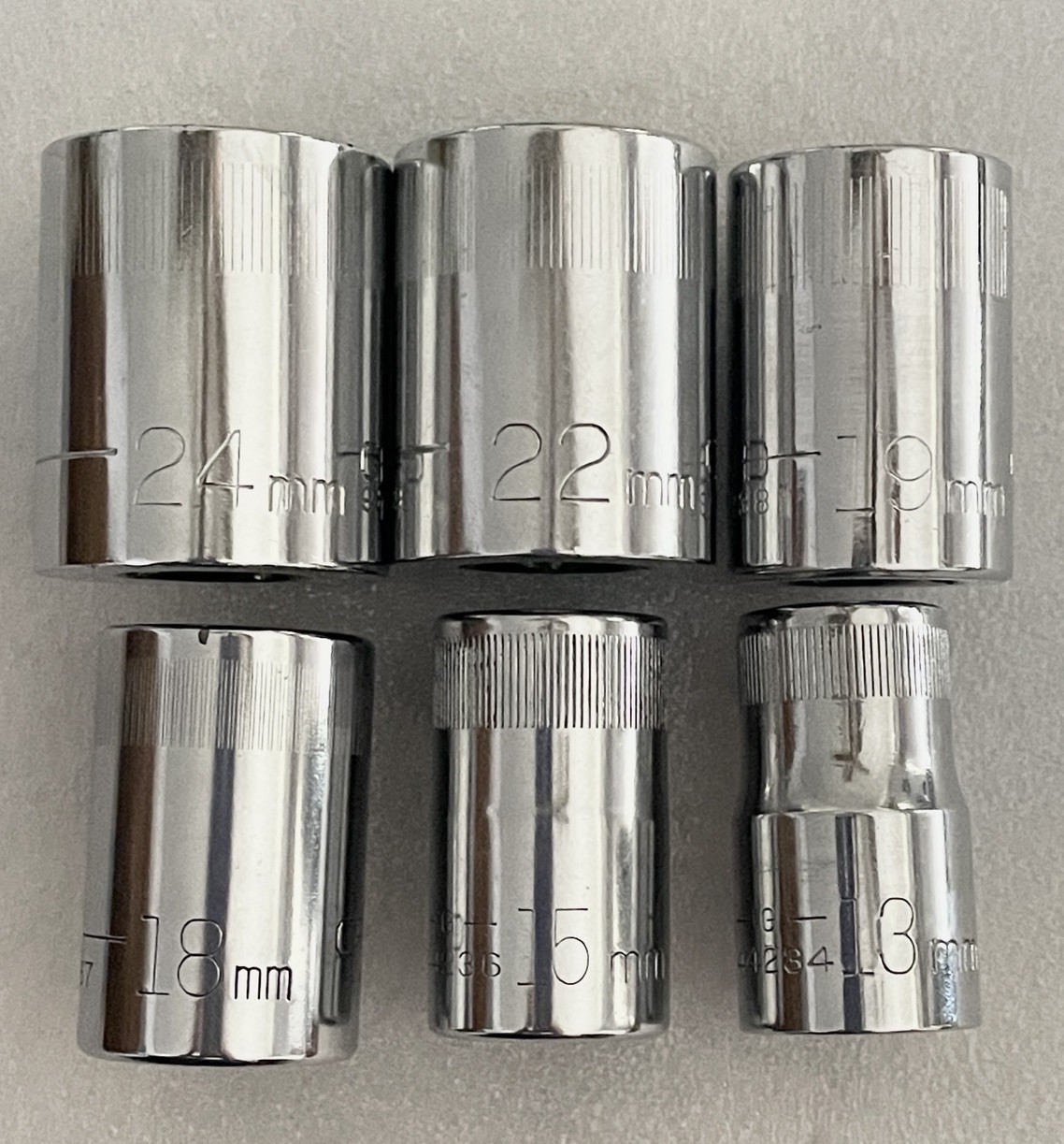 VTG. CRAFTSMAN SET OF 6 G SERIES 12 POINT 1/2” DRIVE METRIC SOCKET SET 13MM-22MM