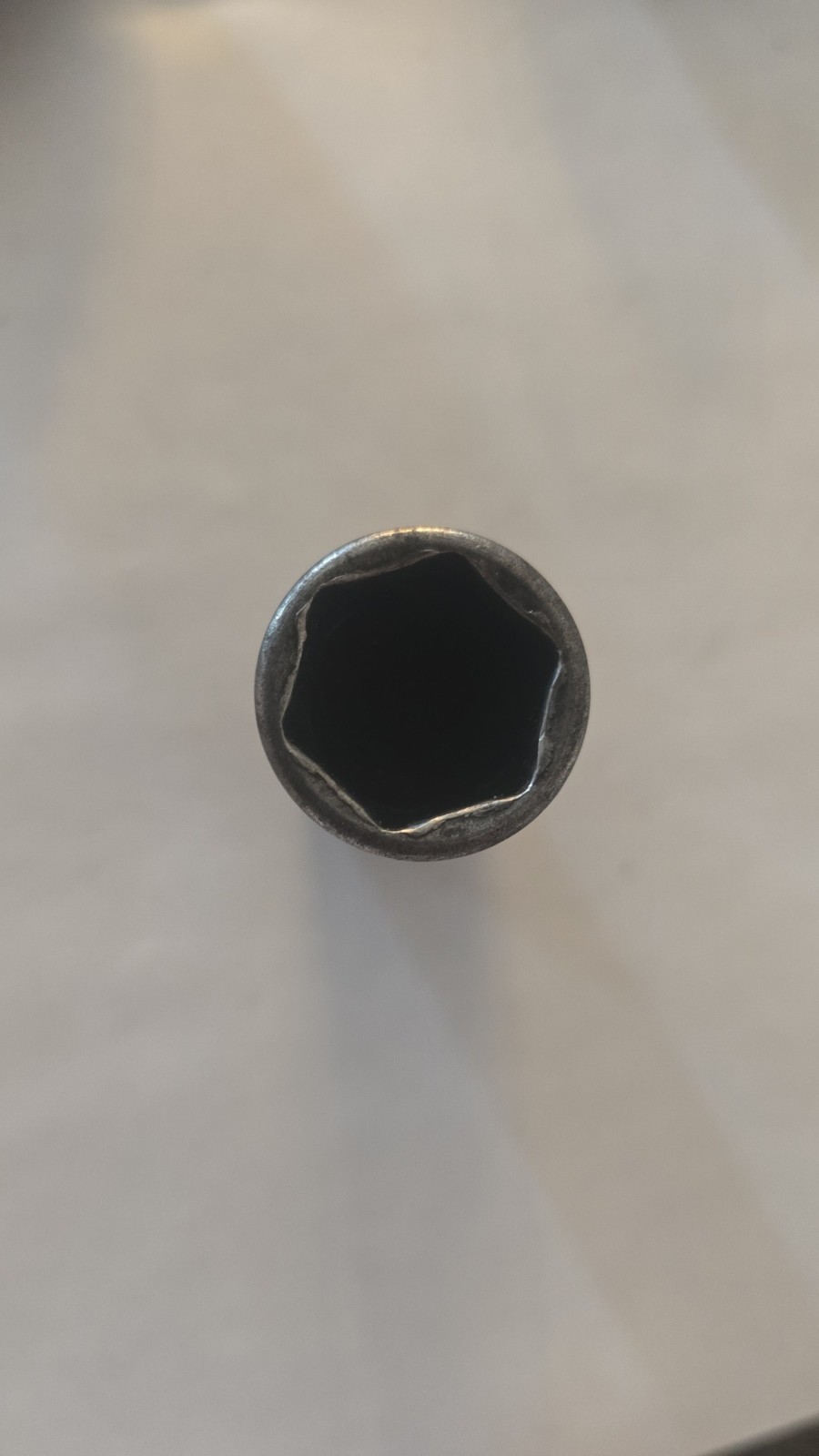 Snap On 3/8″ Drive 11/16″ 6PT SAE Impact Universal Swivel Socket IPF22B