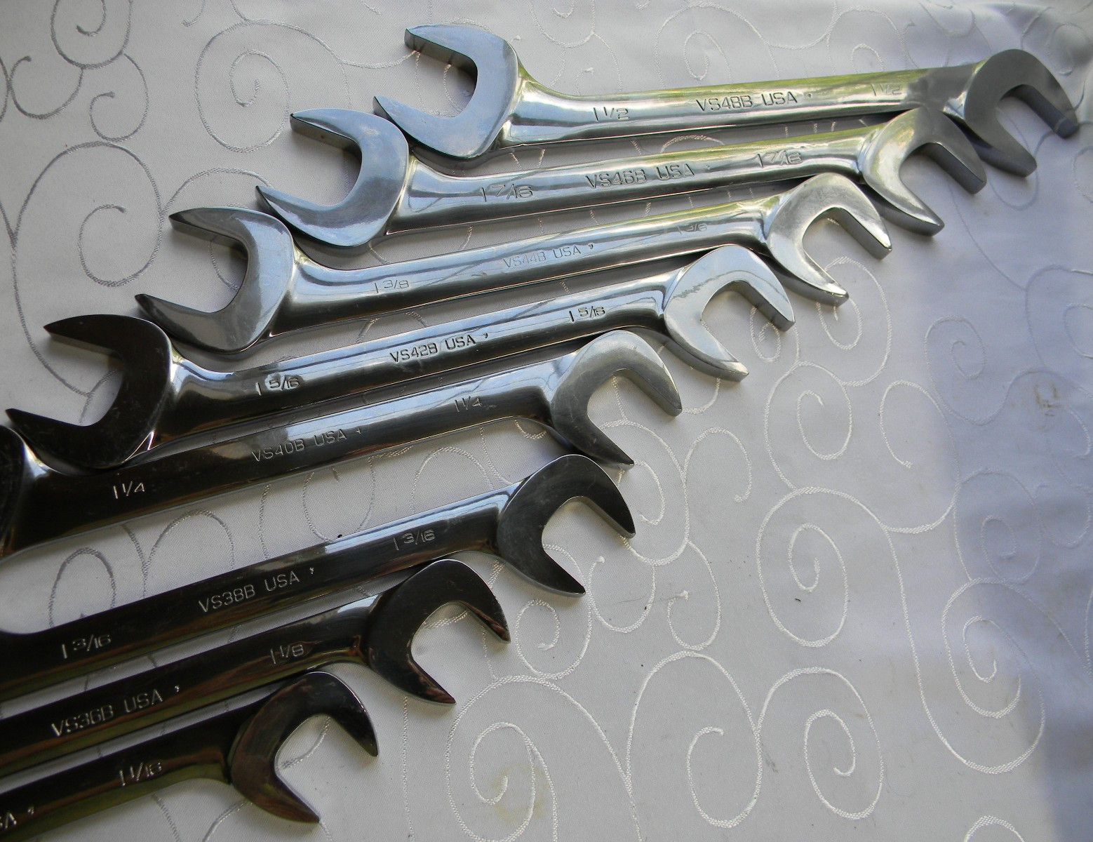 SNAP-ON 8PC SAE FOUR-WAY ANGLE HEAD OPEN-END WRENCH SET 1-1/16-1-1/2″ VS24-VS48B