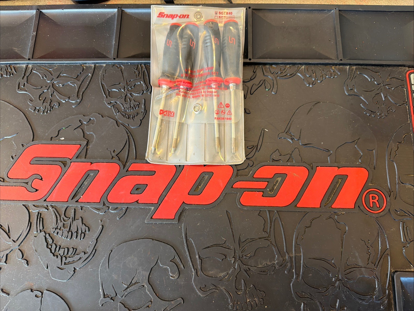 Snap on USA SGTX40 T 8 – T20 Red Soft Grip Mini Torx Screwdriver with pouch