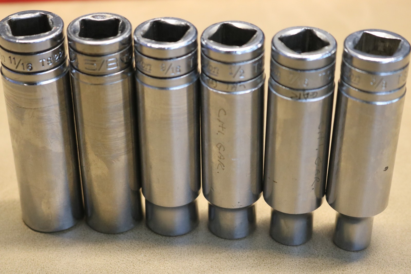 Snap-On 16 piece TS series 1/2″ drive 6 point deep well SAE socket set