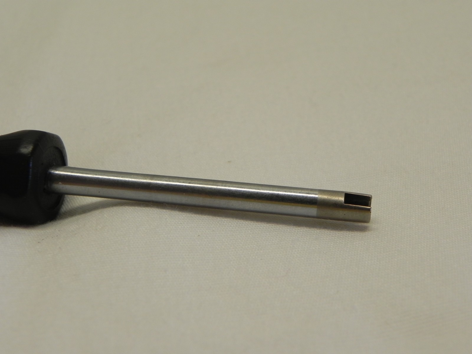 Snap-on 2 Piece MD17 & TR108 Carb Adjustment Tool & Tire Valve Core Tool