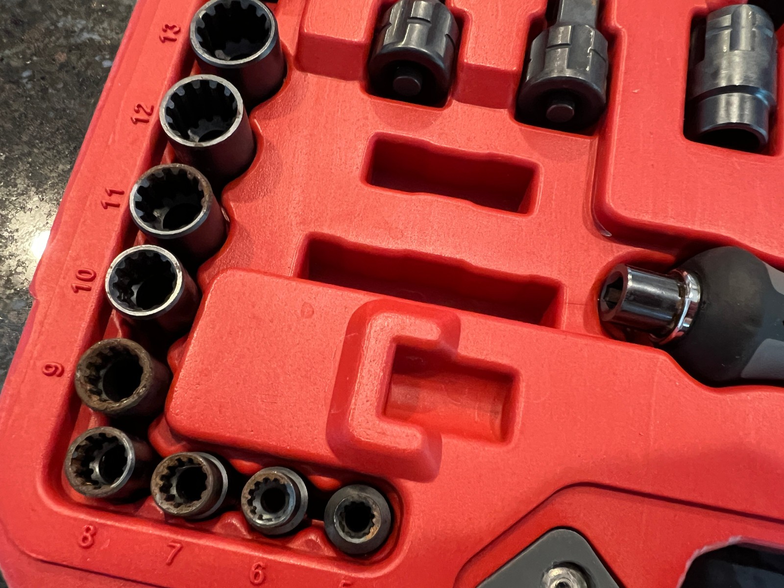 CRAFTSMAN 935430 57 / 58 Piece Universal Max Axess Pass Through Socket Set Case