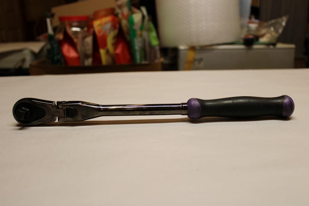 Matco Tools BFR128NLFX 3/8″ Drive 12-1/2″ Locking Flex Ratchet – Purple