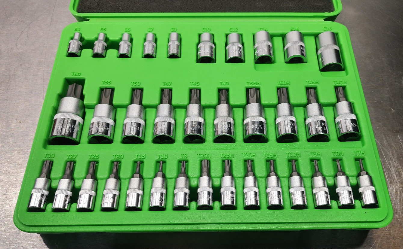 OEMTOOLS 25951 35 Piece 1/4″, 3/8″ and 1/2″ Drive Star / Torx Bit Set