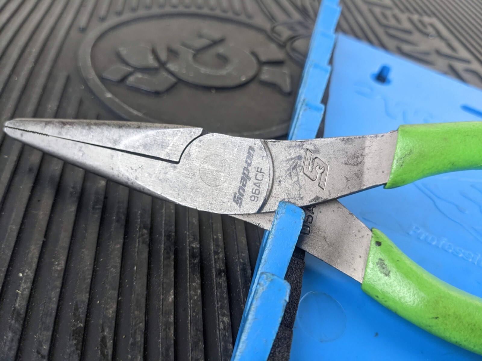 #at881 Snap On 96ACF – 8″ Talon Grip™ GREEN NEEDLE Nose Pliers