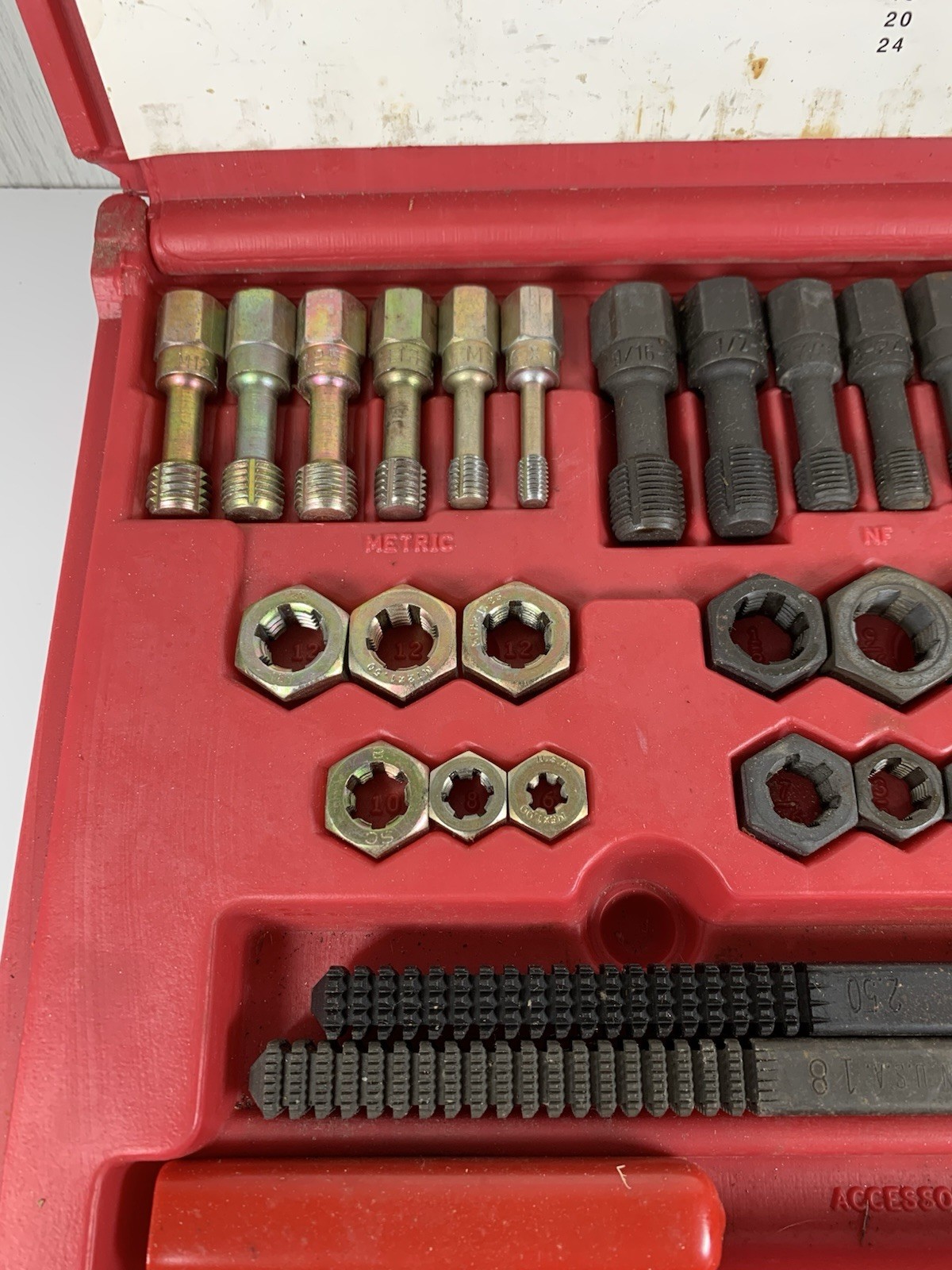Craftsman 40 Piece Thread Restorer Kit Fractional Standard Metric 52105 USA