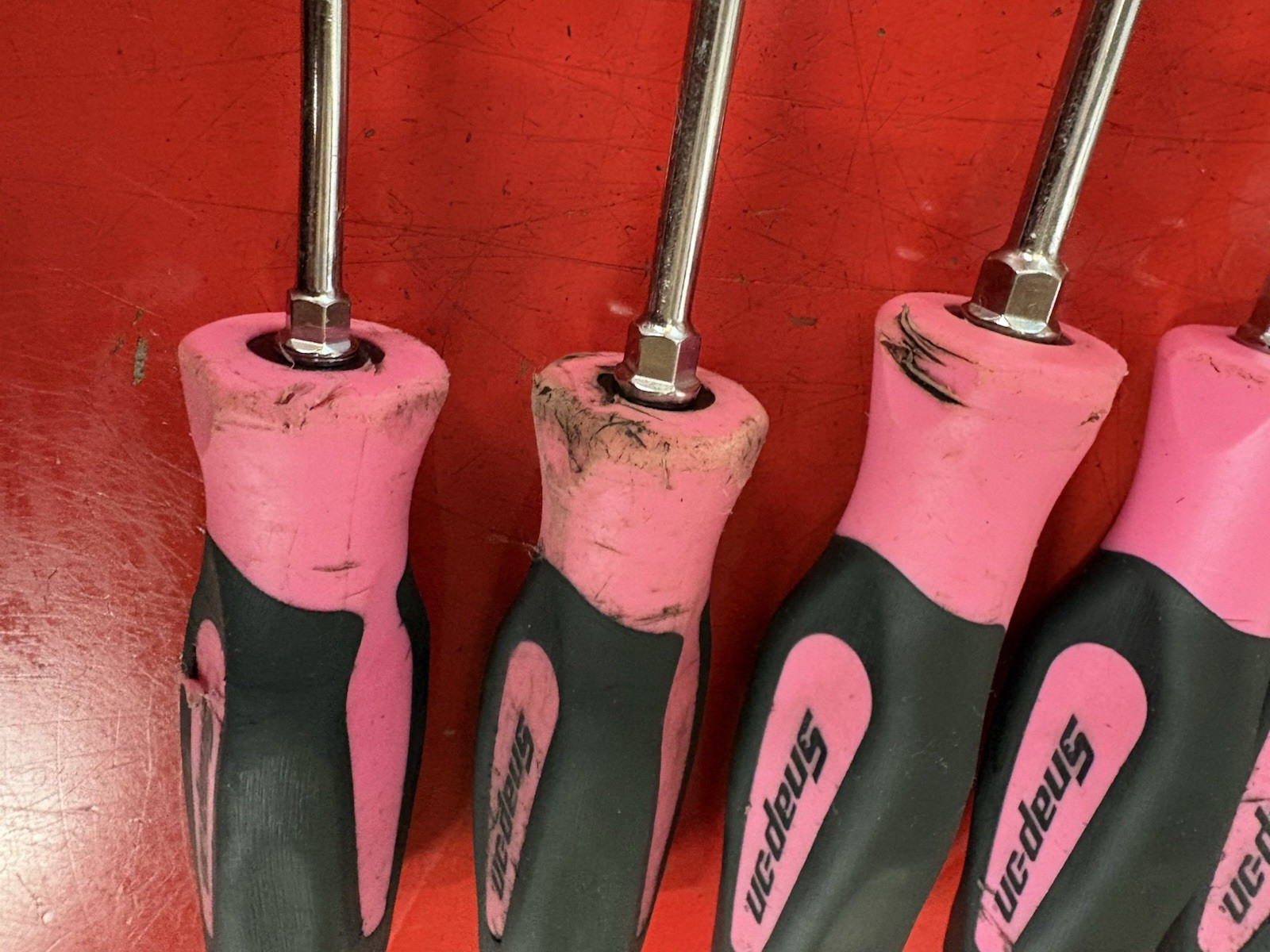 SNAP ON TOOLS USA 5Pc PINK Soft Grip Combination Screwdriver Set SGDX