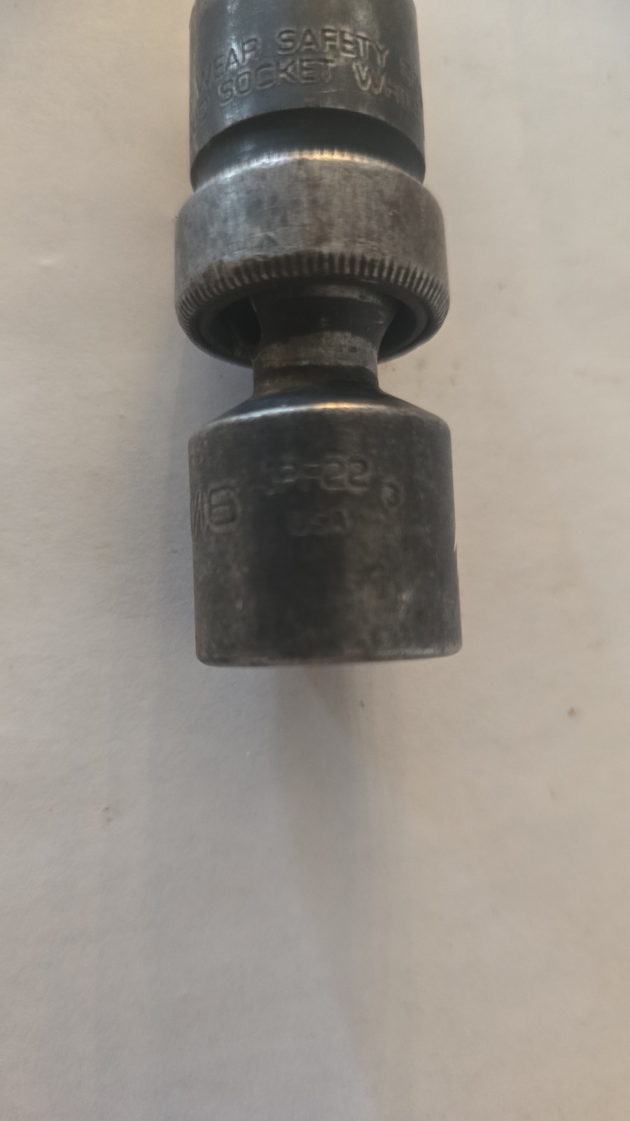 Snap On 3/8″ Drive 11/16″ 6PT SAE Impact Universal Swivel Socket IPF22B