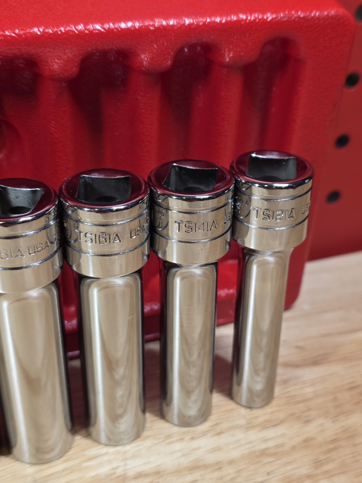 Snap-on 313TSYA 1/2″ Drive 13-Piece 3/8″ – 1-1/8″ Deep 6-Point Chrome Socket Set