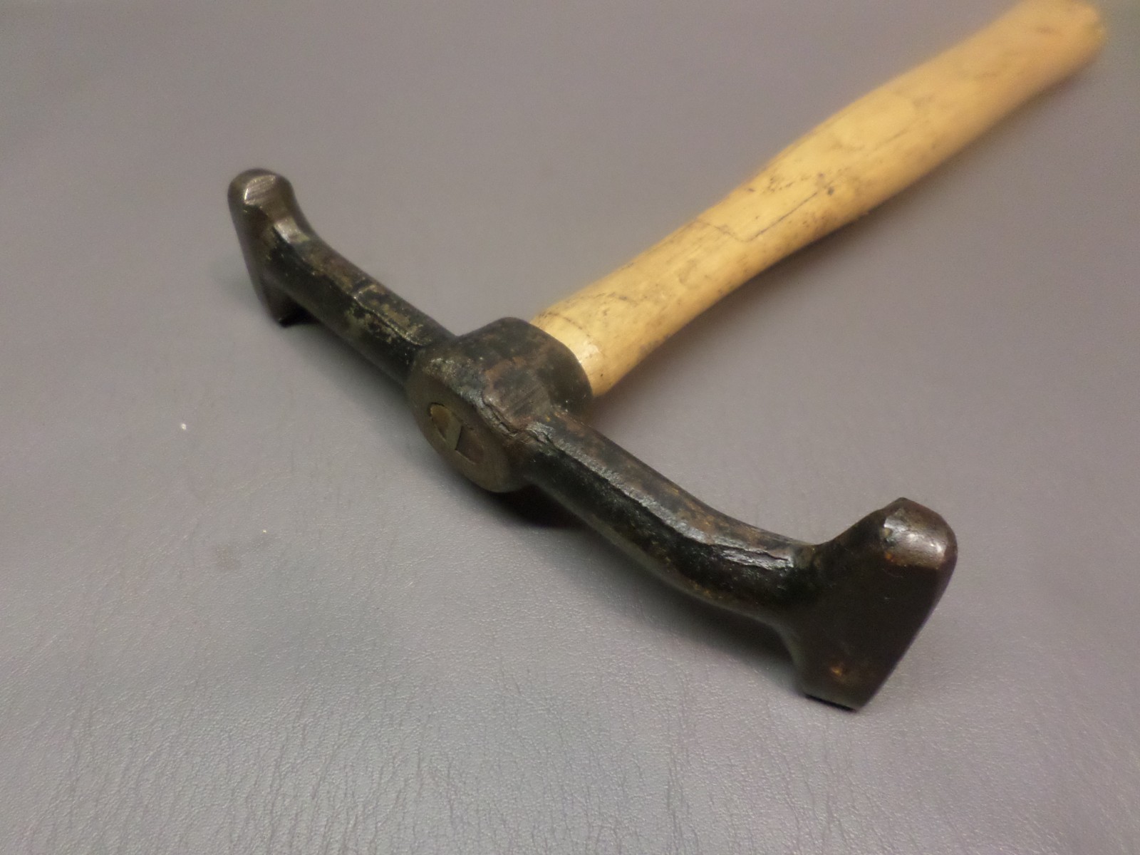 MAJESTIC NO. 55356 AUTO BODY HAMMER – DOOR SKIN HAMMER – SOLID & CLEAN