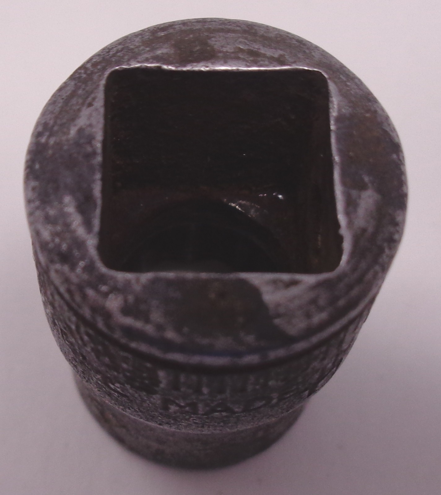Snap-on USA F-140 SAE 3/8″ drive 7/16″ shallow 12 point socket: underline logo