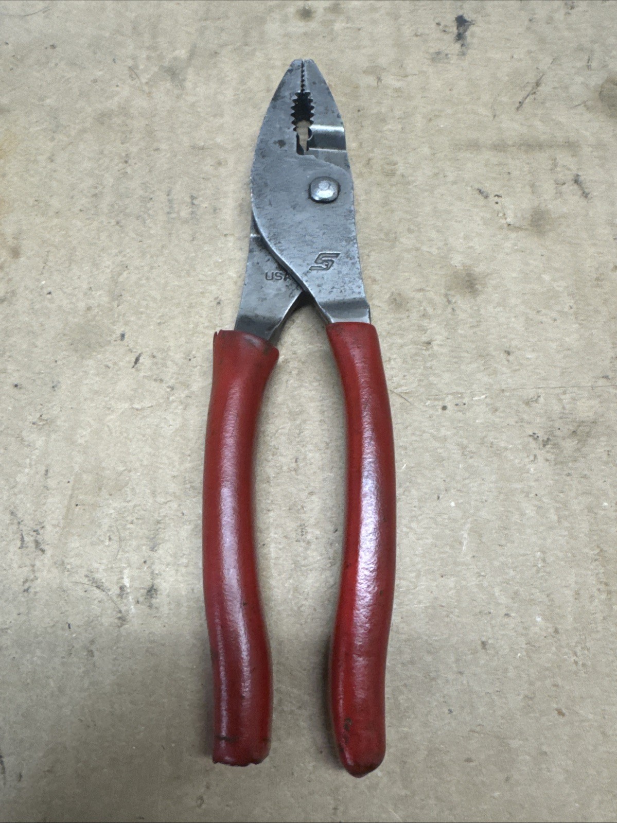 SNAP ON TOOLS USA 137ACF RED 8″ Soft Grip Combo Slip Joint Pliers w/ Cutter