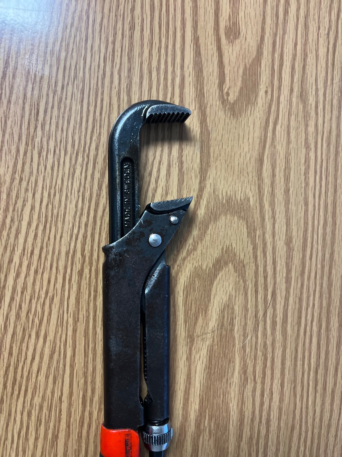 SNAP ON PWZ – 12.5″ LONG WITH RED AND BLACK HANDLE ADJUSTABLE PLIERS -LOC#185