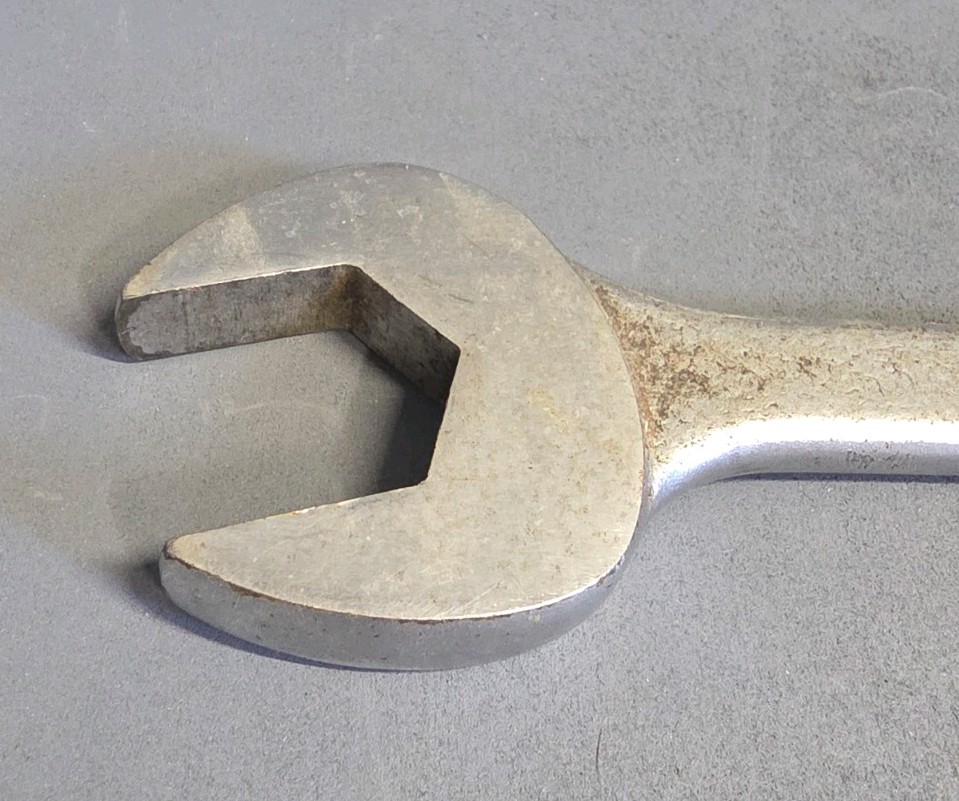 Cornwell Tools Vintage 17″ 1-1/4″ 12PT Combination Wrench CW4040