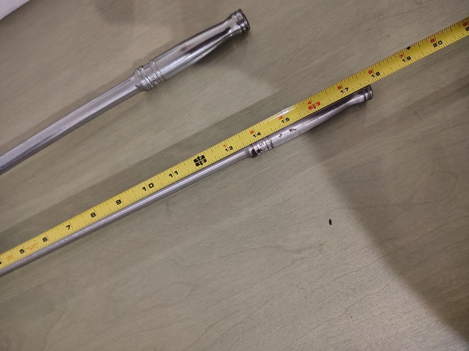 Snap-On Tools SL715 1/2″ Drive Heavy Duty Long Ratchet And SN18A Breaker Bar