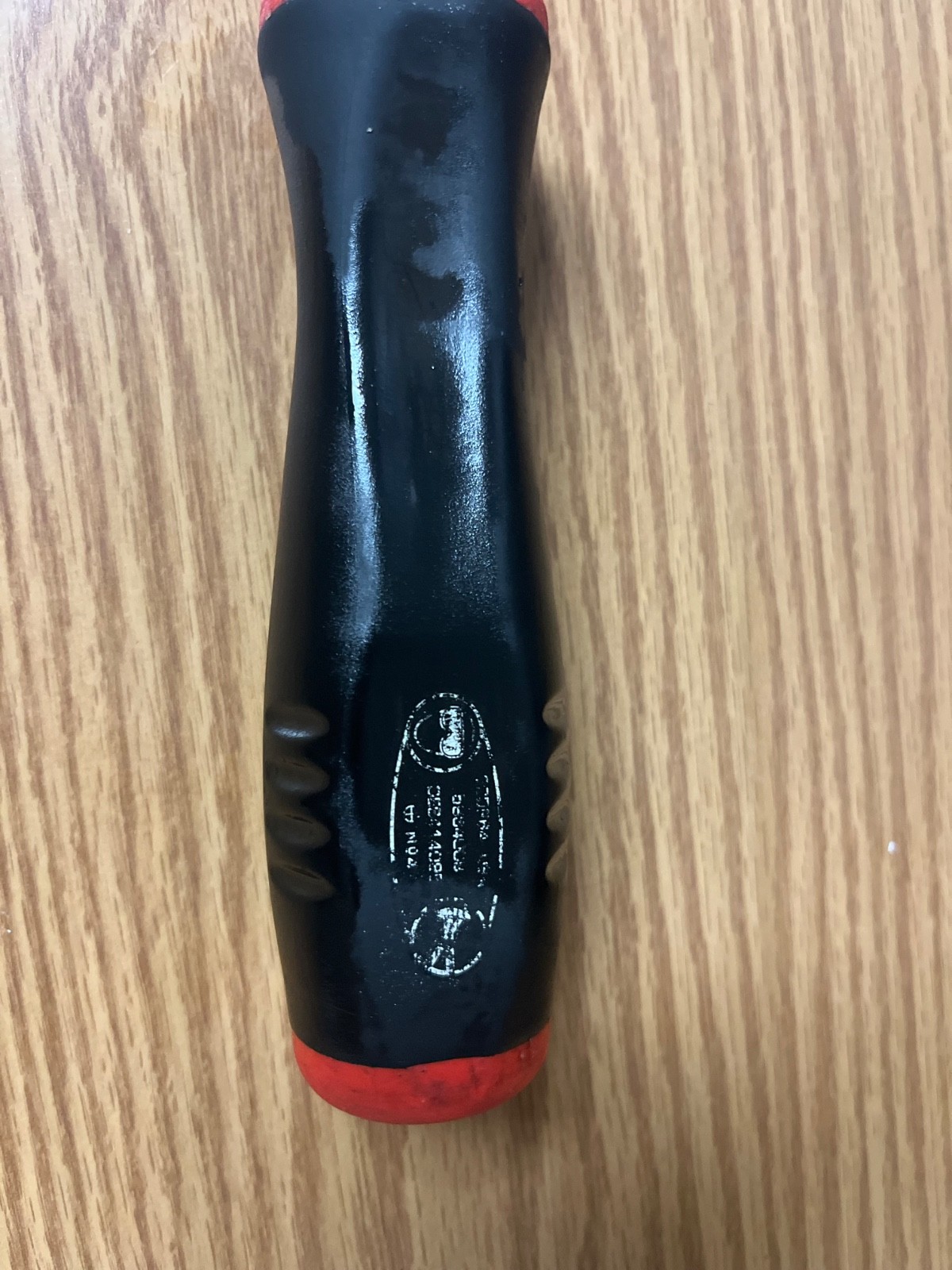 SNAP ON – NO4 PHILLIPS SCREWDRIVER WITH BLACK/RED CUSHION GRIP HANDLE- LOC#279