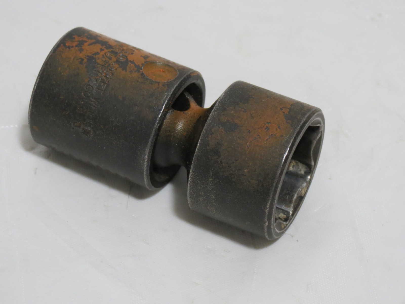 Proto 74424MP 1/2″ Drive 24mm Short 6 Point Impact Swivel Socket Overall 2 5/8″