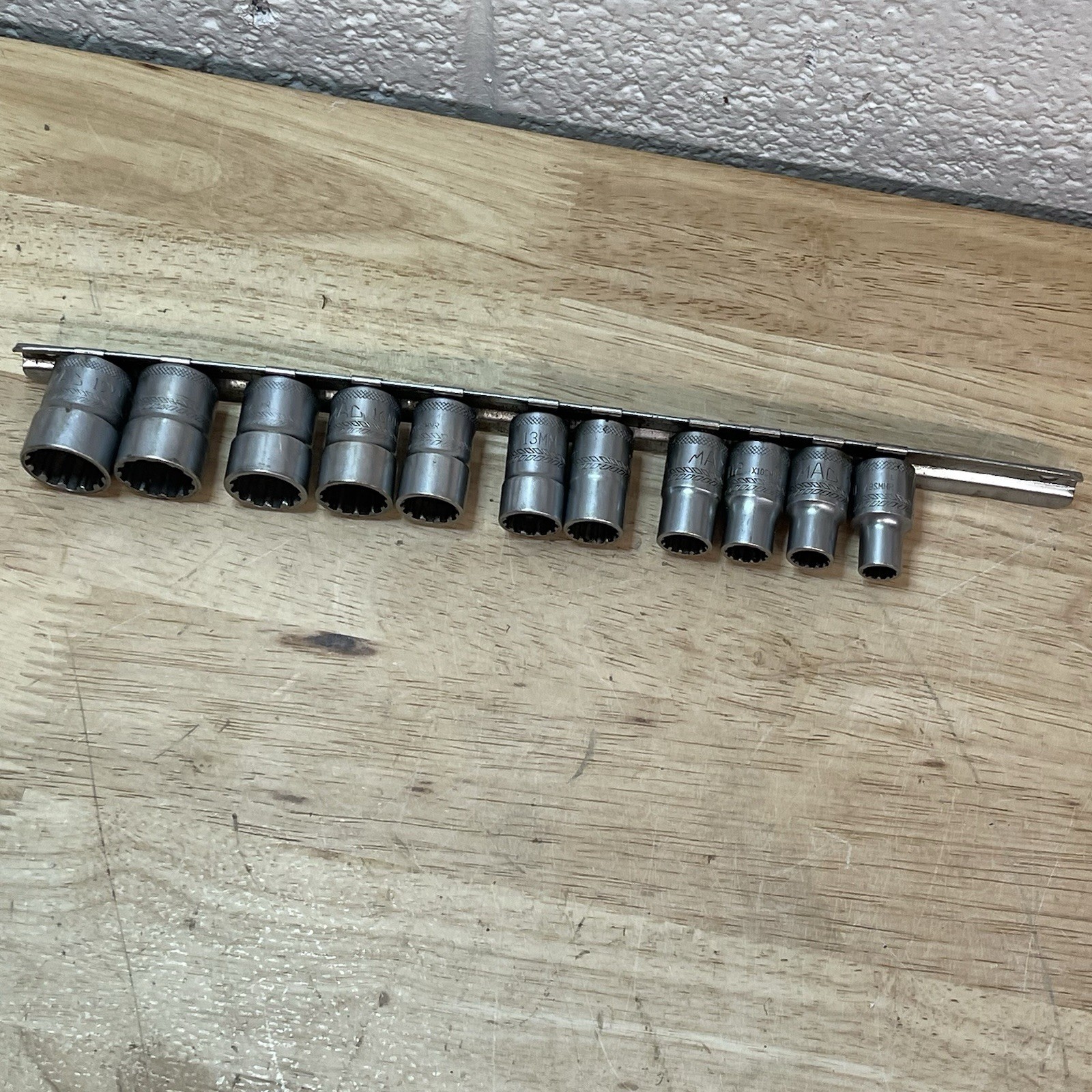 Mac Tools 11Pc 3/8in Drive Metric Socket Set, Shallow 12 point With Tray